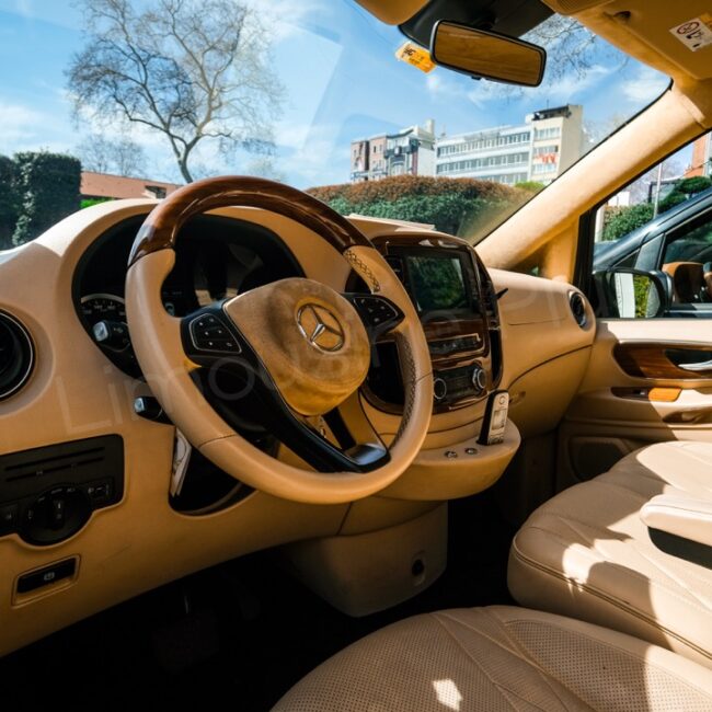 Luxurious Mercedes Vito Minivan Interior