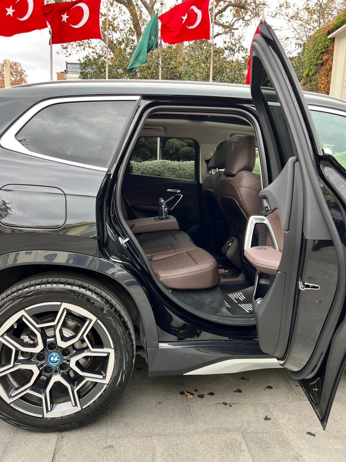 Vip Executive Chauffeured Limousine Services